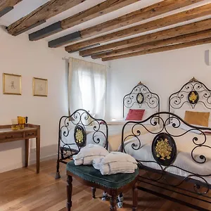  Apartment Calle Furlani Italy